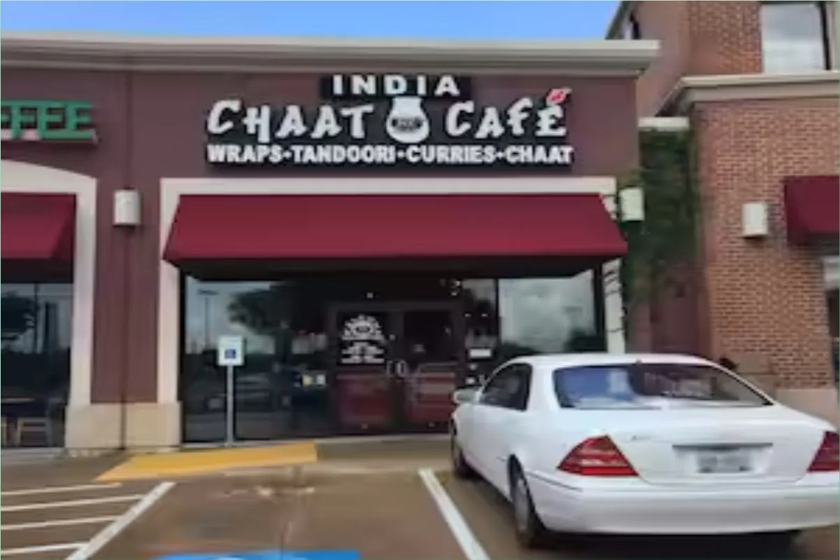 famous-indian-restaurants-dallas-indiachat-storefront