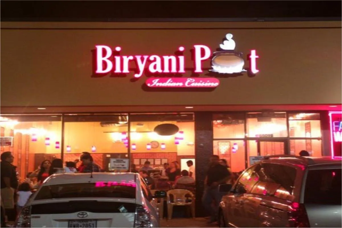 famous-indian-restaurants-houston-Biriyani-Pot-Front-Store