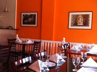 famous-indian-restaurants-philadelphia-tiffin-inside