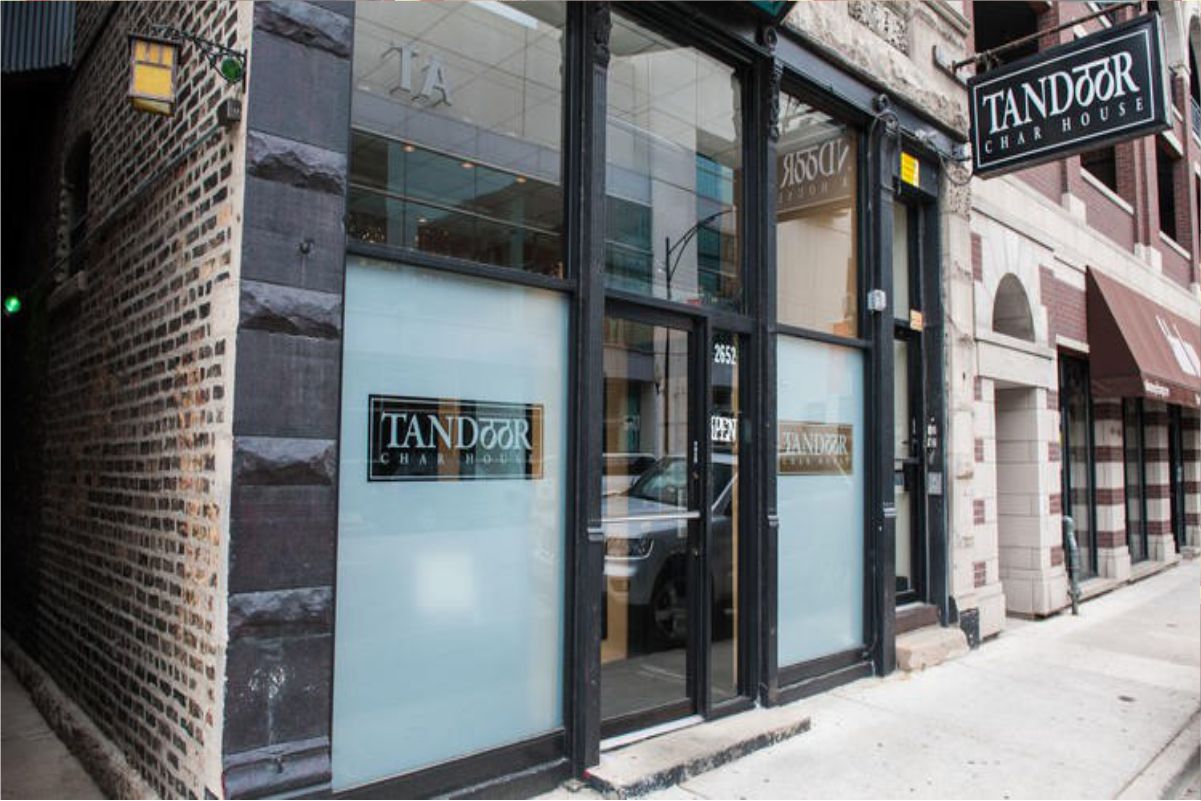 famous-indian-restaurants-chicago-tandoorchar-storefront
